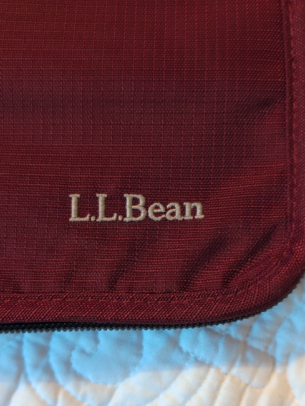 L.L. Bean Unisex Passport/ Travel Organizer Pouch in Maroon